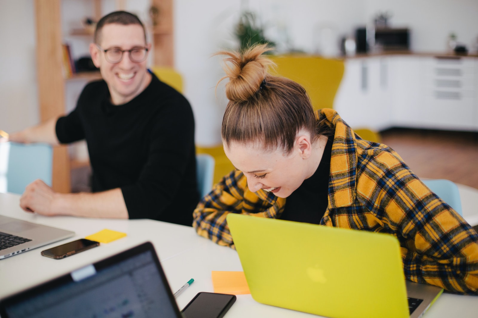 Hybride werken verandert de regels van people management: ben je klaar voor het verbeteren van de werknemerservaring?